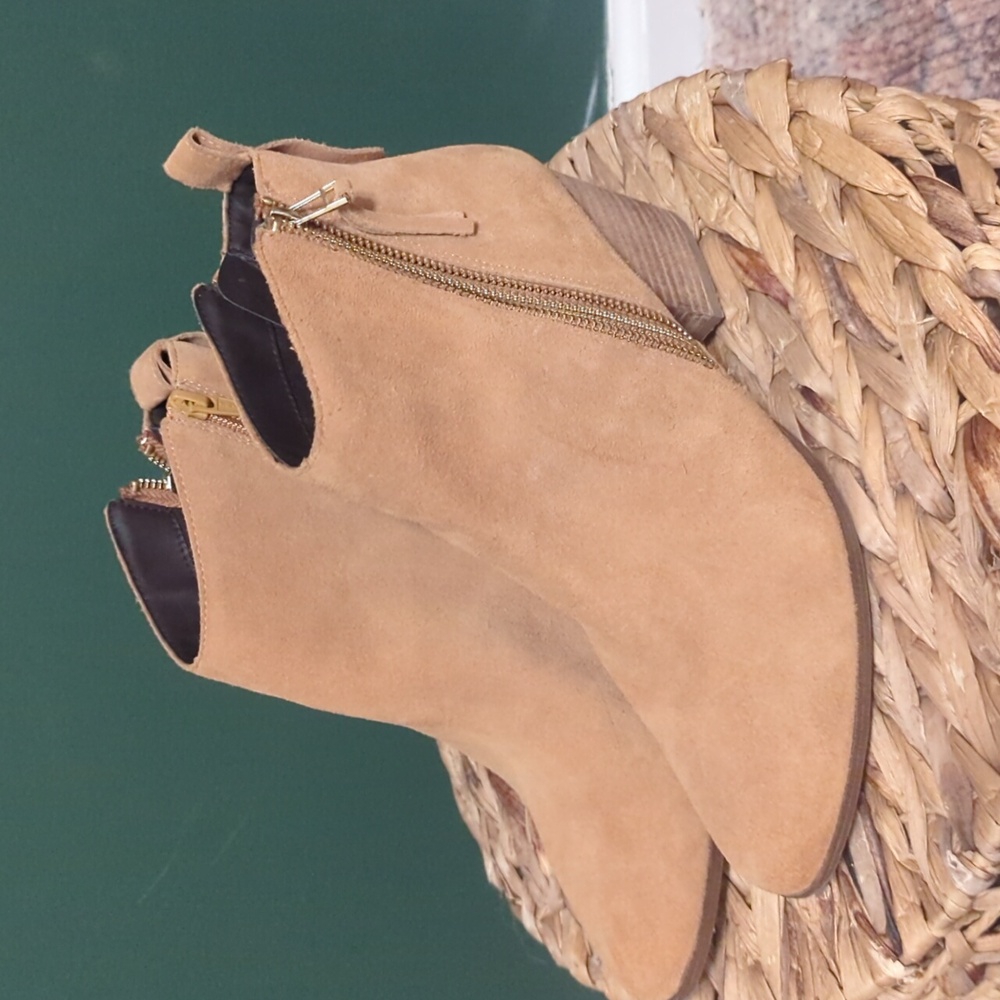 Ellos Brown leather booties